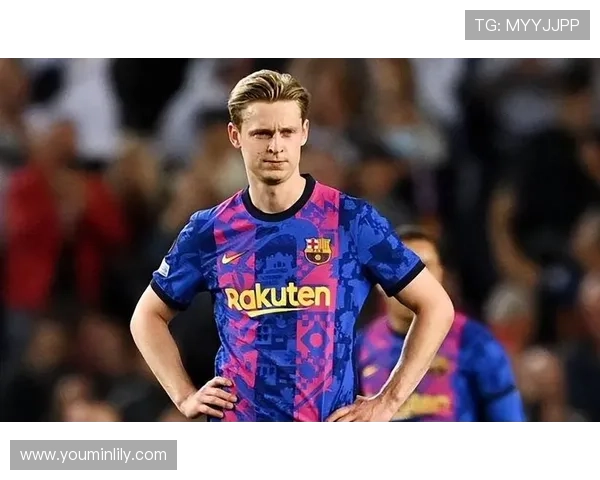 德容复出场地训练备战欧冠淘汰赛 德容复出场地训练备战欧冠淘汰赛